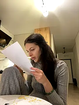 little belucci online show from November 28, 2:28 pm