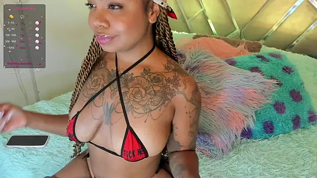 tarawilsonn online show from February 7, 12:31 am