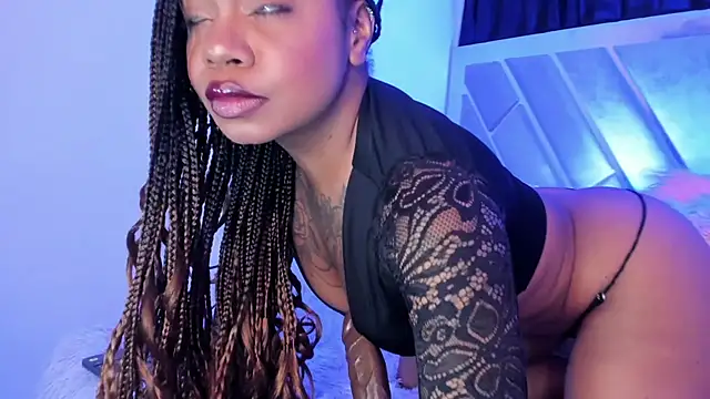 tarawilsonn online show from December 6, 11:52 pm