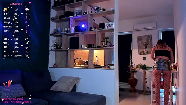 Snapshot of _alleyesonme_ chatting on January 21, 2:05 pm  alleyesonme  online show from January 21, 2:05 pm