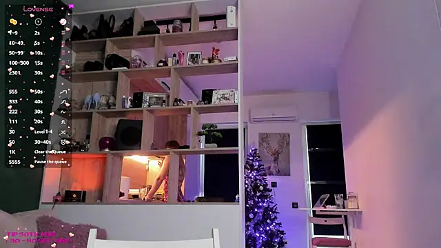 Snapshot of _alleyesonme_ chatting on January 9, 2:07 pm  alleyesonme  online show from January 9, 2:07 pm