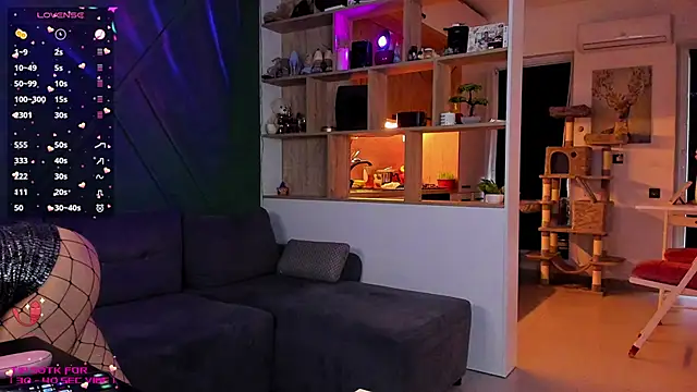 Snapshot of _alleyesonme_ chatting on February 1, 1:30 pm  alleyesonme  online show from February 1, 1:30 pm