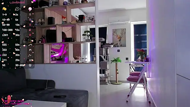 Snapshot of _alleyesonme_ chatting on March 7, 1:51 pm  alleyesonme  online show from March 7, 1:51 pm