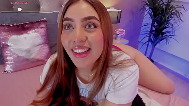 MaddyyLennon online show from February 6, 2:37 pm