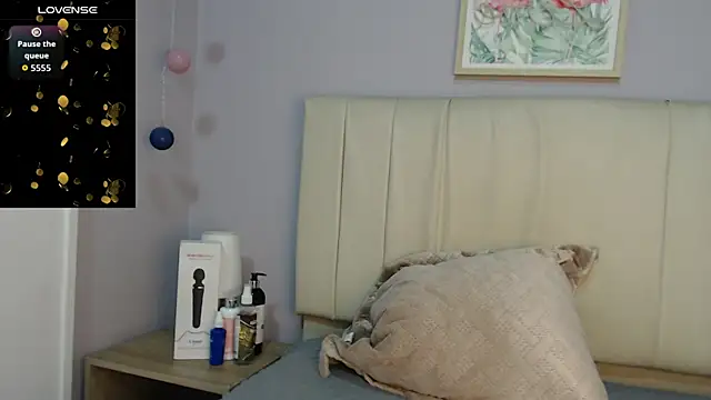 Snapshot of amy_le01 chatting on October 16, 1:19 pm amy le01 online show from October 16, 1:19 pm