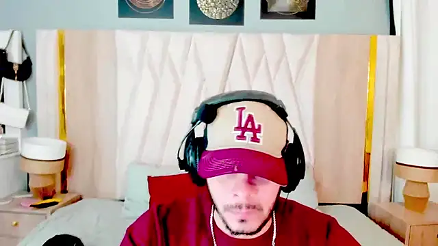 hottstuffx69 online show from November 8, 3:54 am