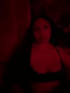 Snapshot of Sxyniaaa chatting on December 7, 5:21 am Sxyniaaa online show from December 7, 5:21 am