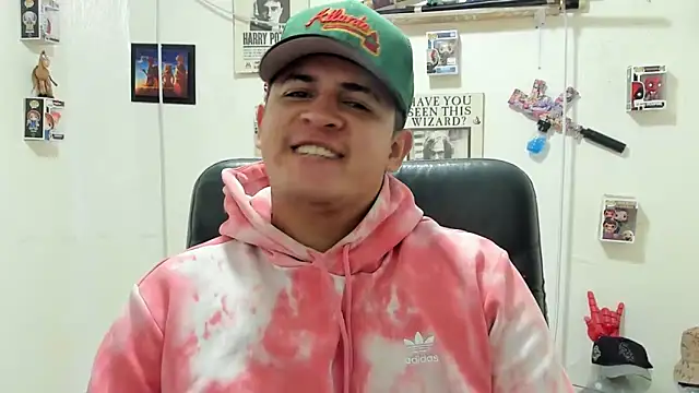 Snapshot of ney_22 chatting on October 11, 1:23 pm ney 22 online show from October 11, 1:23 pm