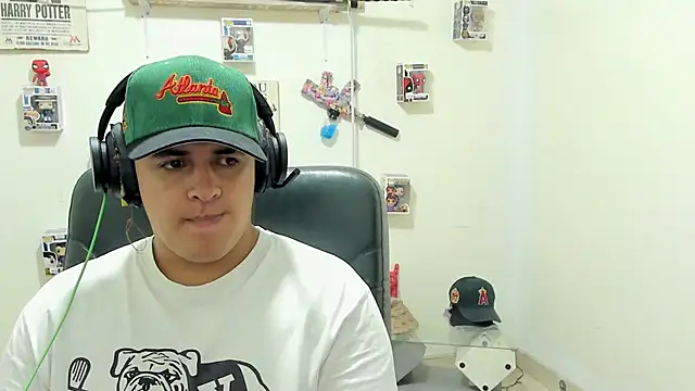 Snapshot of ney_22 chatting on September 21, 6:07 am ney 22 online show from September 21, 6:07 am