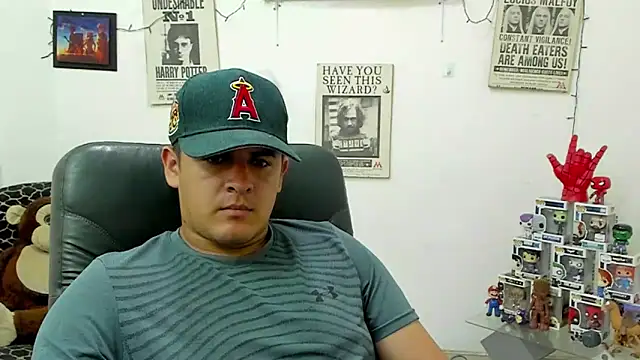 Snapshot of ney_22 chatting on February 20, 11:21 pm ney 22 online show from February 20, 11:21 pm