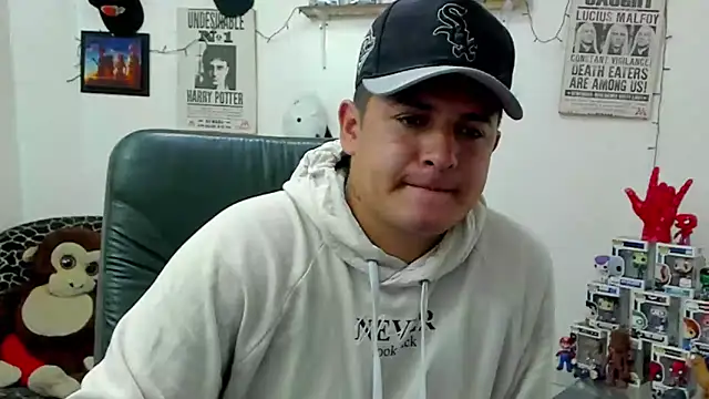 Snapshot of ney_22 chatting on February 18, 4:14 pm ney 22 online show from February 18, 4:14 pm