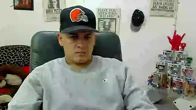 Snapshot of ney_22 chatting on February 27, 1:08 am ney 22 online show from February 27, 1:08 am
