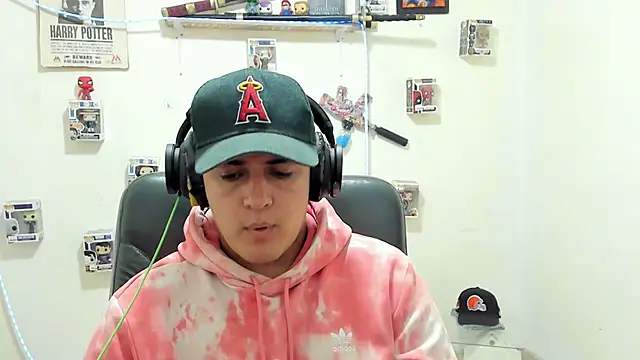 Snapshot of ney_22 chatting on October 6, 2:02 am ney 22 online show from October 6, 2:02 am