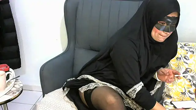 insatiableeee online show from February 6, 8:34 pm