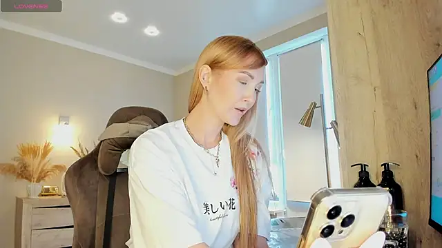 HotyPlays online show from March 15, 11:06 am