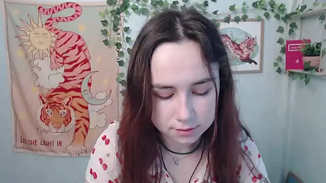 VeryVeryVeryShy  online show from June 5, 5:56 am
