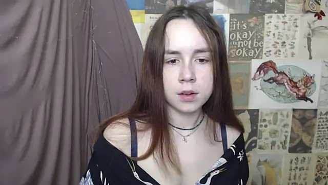 VeryVeryVeryShy  online show from March 13, 6:40 am