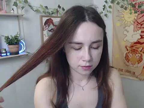 VeryVeryVeryShy  online show from April 3, 5:36 am