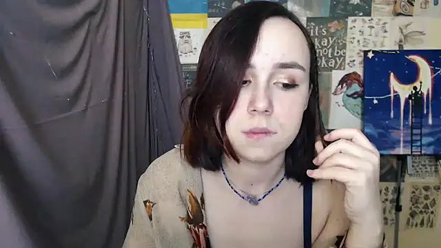 Snapshot of VeryVeryVeryShy_ chatting on February 9, 1:35 pm VeryVeryVeryShy online show from February 9, 1:35 pm