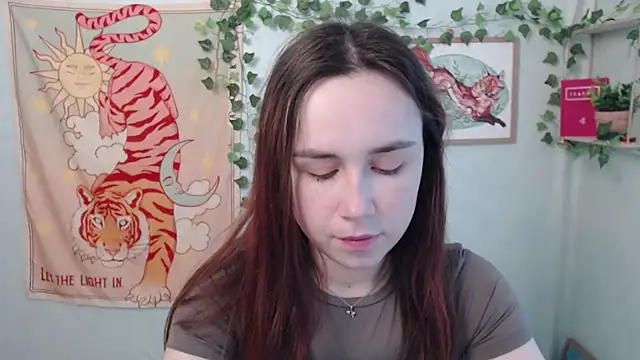 VeryVeryVeryShy  online show from June 3, 5:52 am