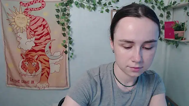 Snapshot of VeryVeryVeryShy_ chatting on July 2, 5:35 am VeryVeryVeryShy online show from July 2, 5:35 am