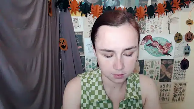 Snapshot of VeryVeryVeryShy_ chatting on October 10, 6:14 am VeryVeryVeryShy online show from October 10, 6:14 am