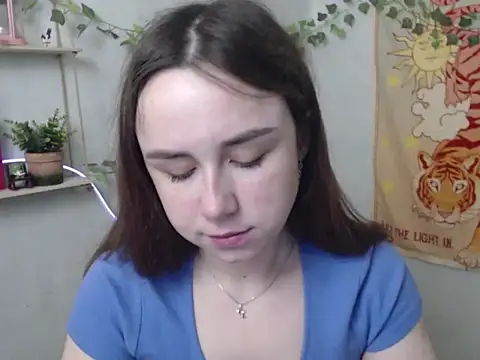 VeryVeryVeryShy  online show from April 28, 5:34 am