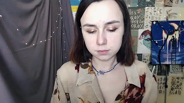 Snapshot of VeryVeryVeryShy_ chatting on February 9, 4:40 pm VeryVeryVeryShy online show from February 9, 4:40 pm
