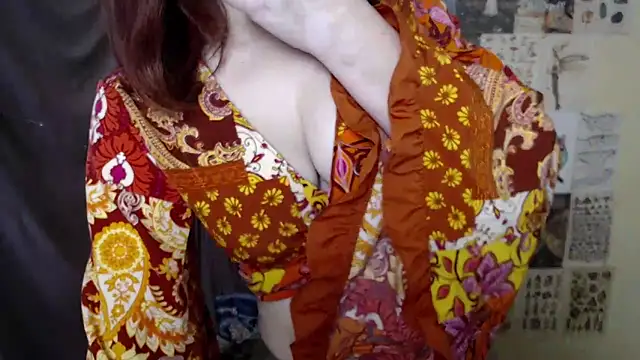 VeryVeryVeryShy  online show from November 10, 9:03 am