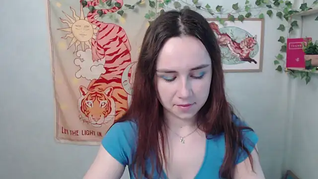 VeryVeryVeryShy  online show from May 18, 5:45 am