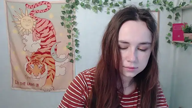 VeryVeryVeryShy  online show from May 29, 5:46 am