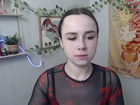 VeryVeryVeryShy  online show from April 23, 5:58 am