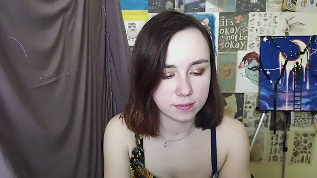 Snapshot of VeryVeryVeryShy_ chatting on March 1, 9:51 am VeryVeryVeryShy online show from March 1, 9:51 am