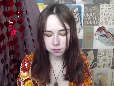 VeryVeryVeryShy  online show from February 9, 6:33 am