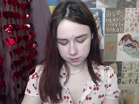 VeryVeryVeryShy  online show from February 18, 6:33 am