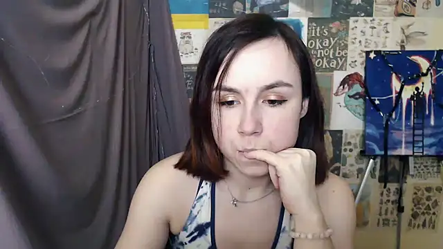 Snapshot of VeryVeryVeryShy_ chatting on February 22, 9:45 am VeryVeryVeryShy online show from February 22, 9:45 am
