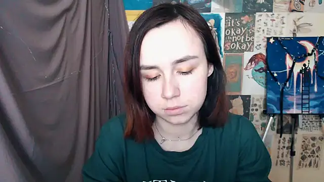 Snapshot of VeryVeryVeryShy_ chatting on February 18, 7:32 am VeryVeryVeryShy online show from February 18, 7:32 am