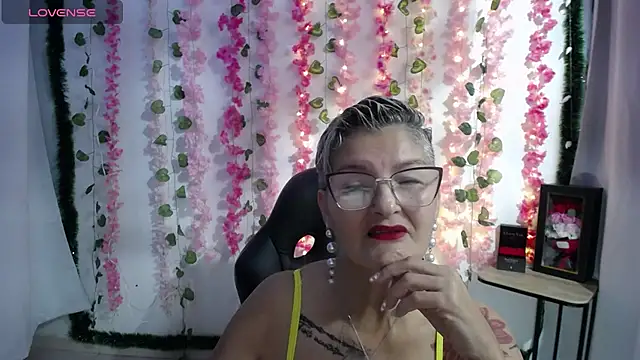 bety-cum2 online show from February 12, 1:06 pm