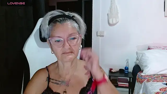 bety-cum2 online show from April 15, 10:21 am