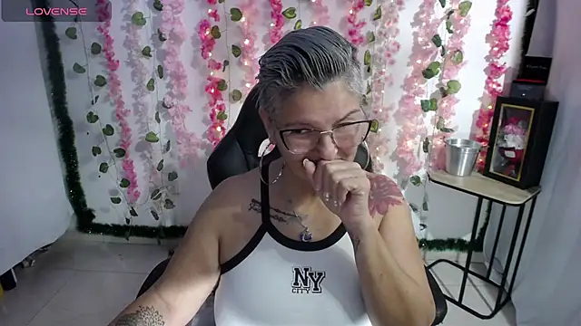 bety-cum2 online show from February 16, 4:32 pm