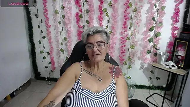 bety-cum2 online show from February 19, 7:37 pm