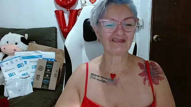 bety-cum2 online show from February 14, 9:20 am