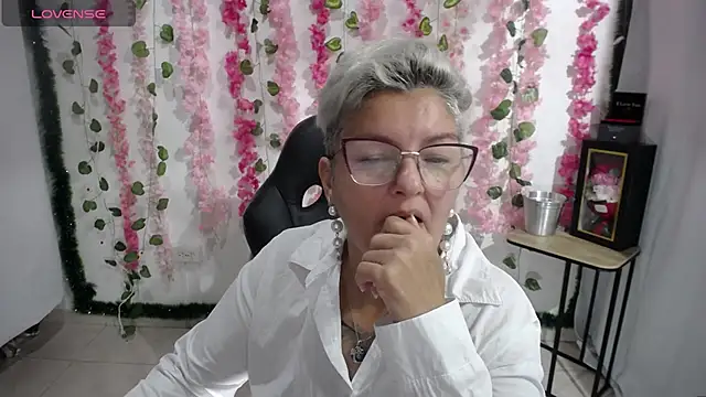 bety-cum2 online show from February 18, 8:27 am