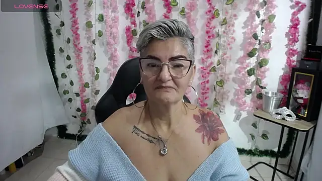 bety-cum2 online show from February 19, 8:55 am