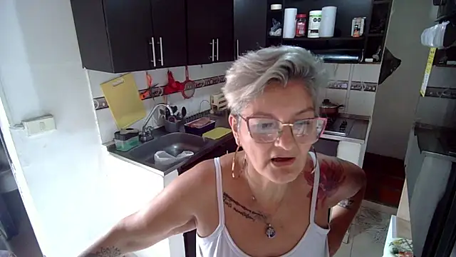 bety-cum2 online show from March 5, 5:29 pm