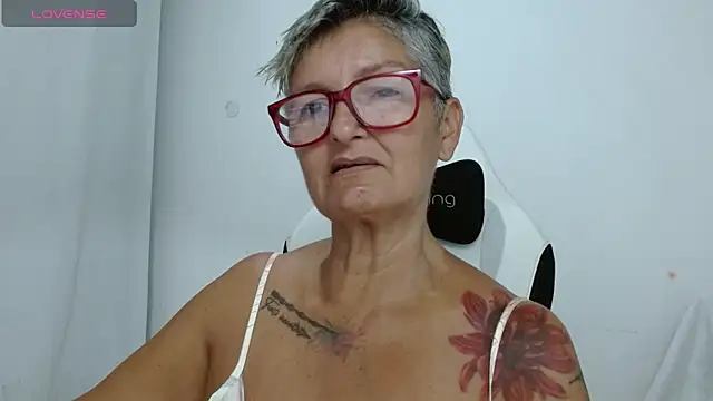 Snapshot of bety-cum2 chatting on June 3, 8:46 pm bety-cum2 online show from June 3, 8:46 pm