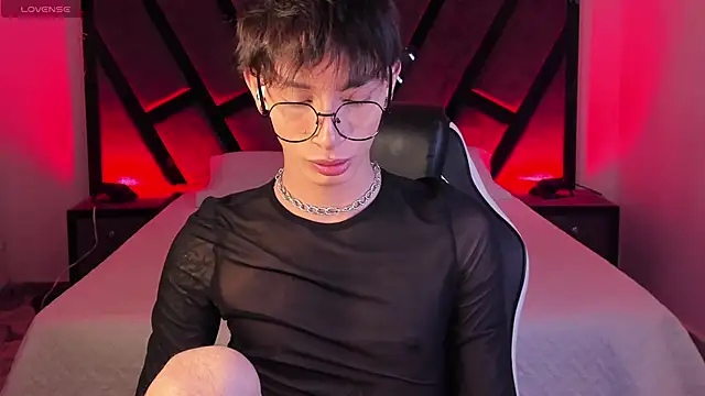 AndyWiilliams online show from February 17, 9:45 pm