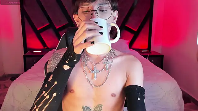 AndyWiilliams online show from March 7, 9:42 pm