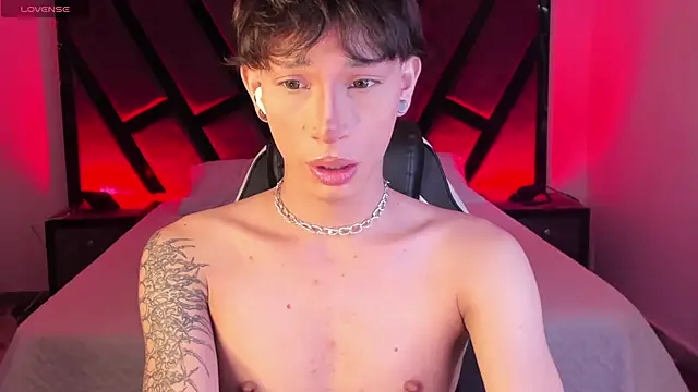 AndyWiilliams online show from February 16, 9:56 pm