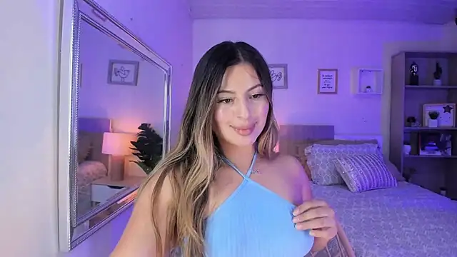 Snapshot of little_antonela chatting on March 12, 3:29 pm little antonela online show from March 12, 3:29 pm